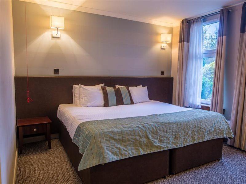 Rosslea Hall Hotel Rhu Bagian luar foto