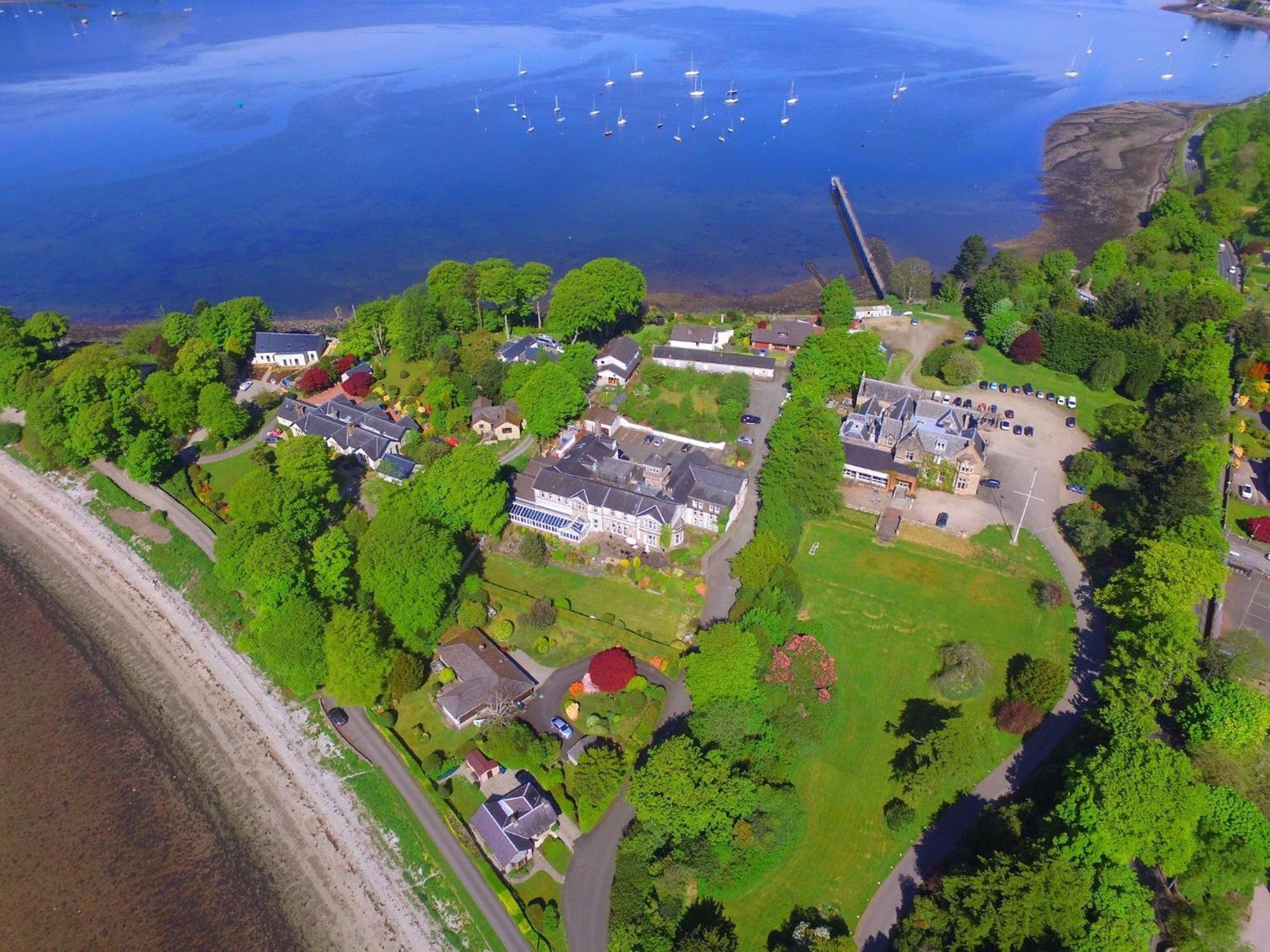 Rosslea Hall Hotel Rhu Bagian luar foto
