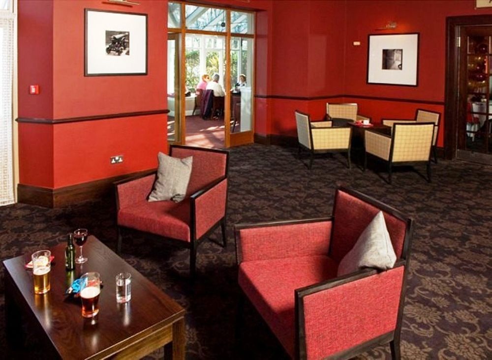 Rosslea Hall Hotel Rhu Bagian luar foto